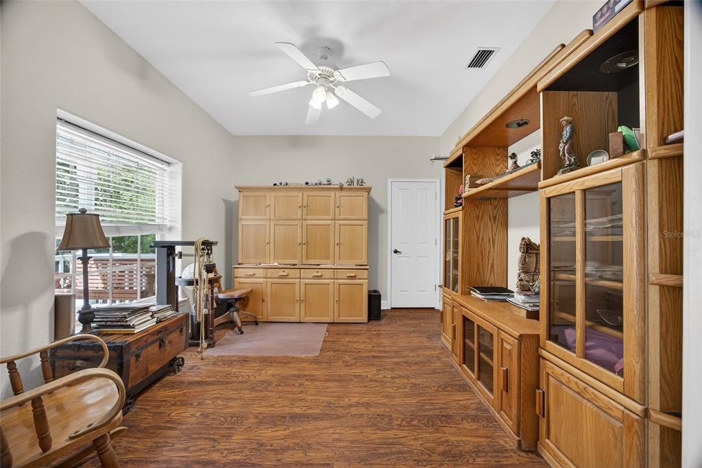For Sale: $899,900 (5 beds, 2 baths, 3645 Square Feet)