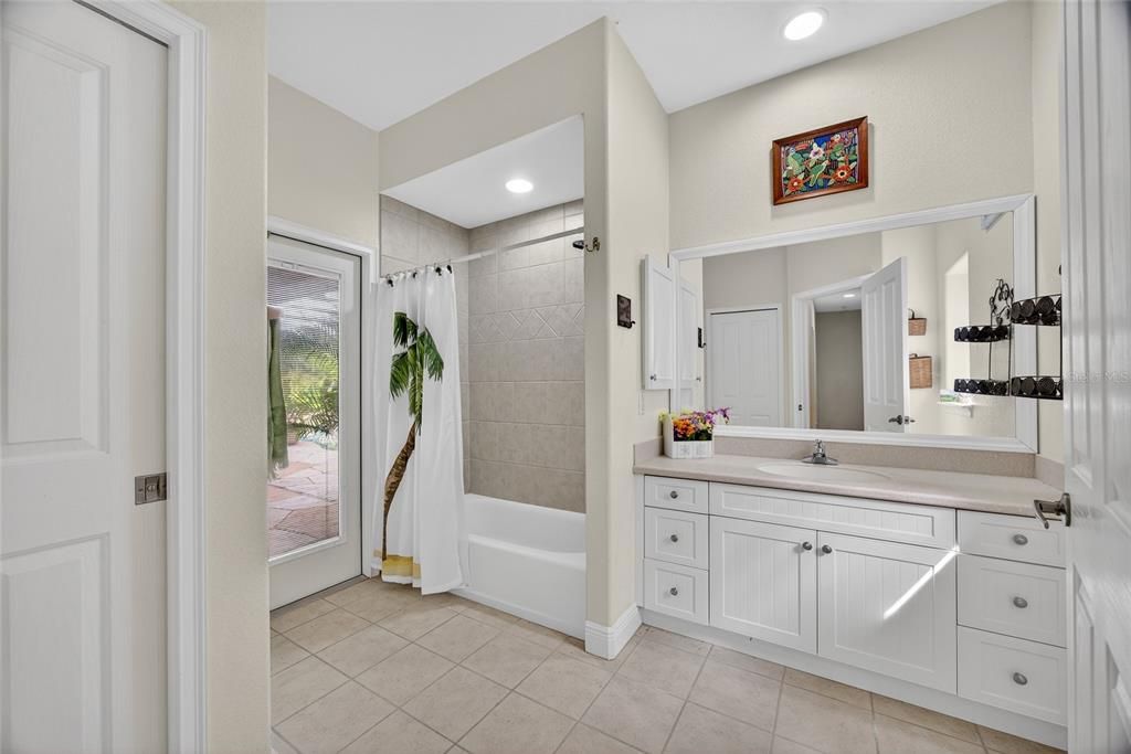 For Sale: $899,900 (5 beds, 2 baths, 3645 Square Feet)