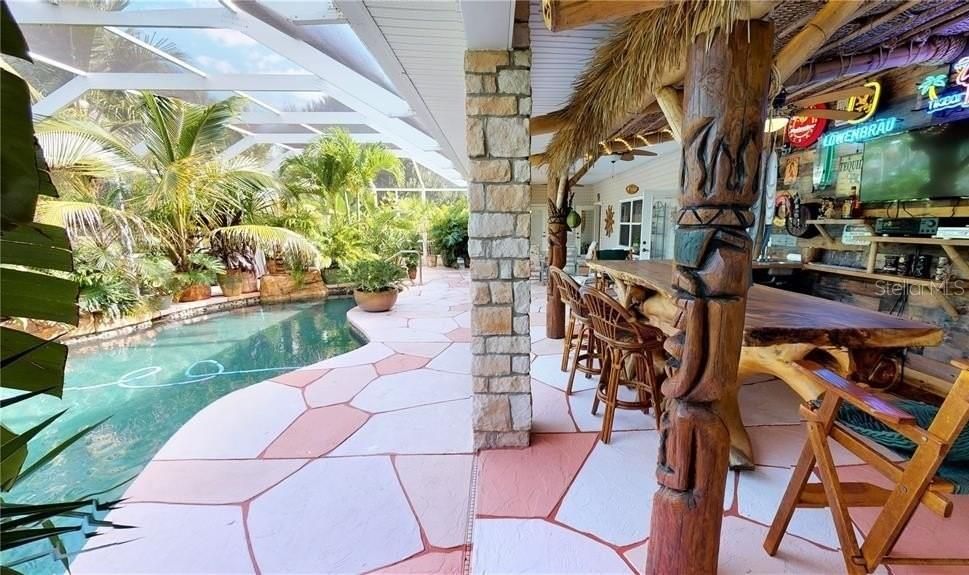 For Sale: $899,900 (5 beds, 2 baths, 3645 Square Feet)