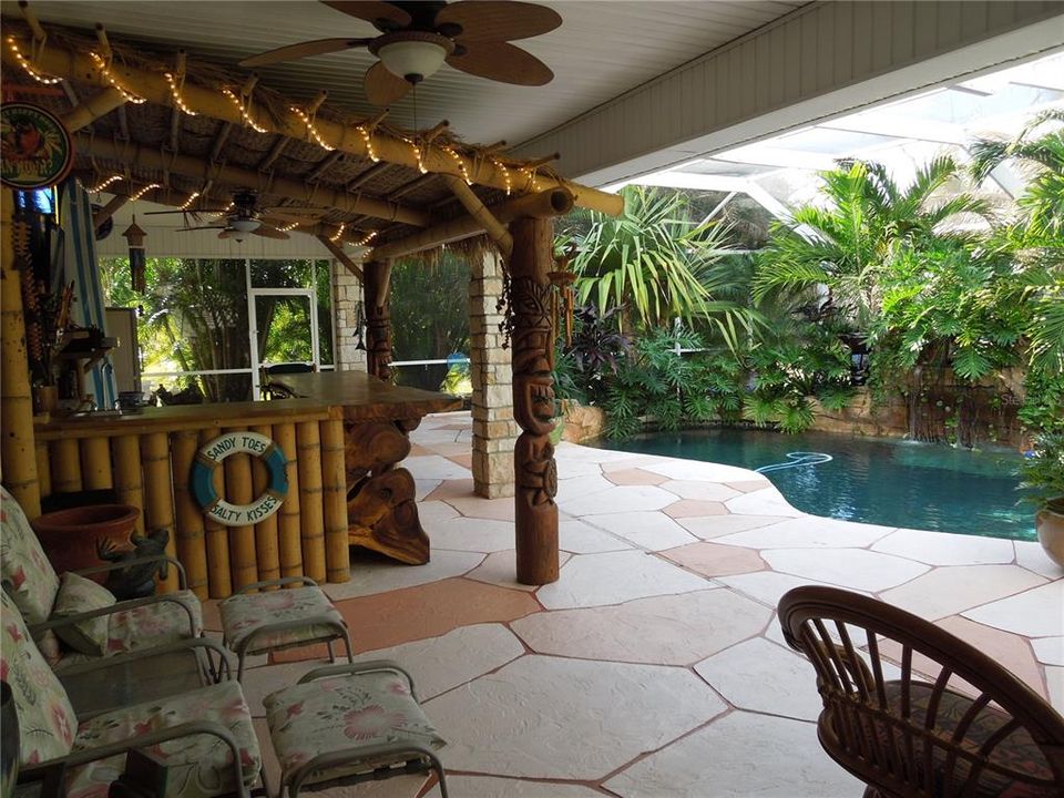 For Sale: $899,900 (5 beds, 2 baths, 3645 Square Feet)