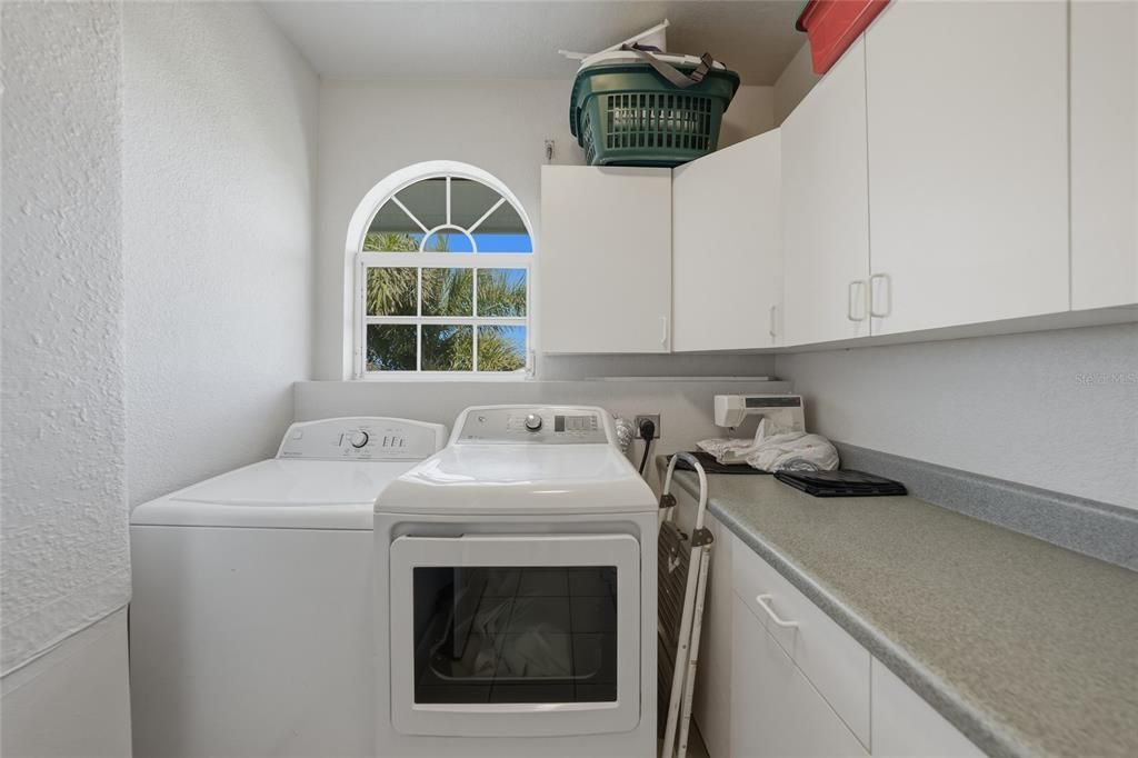 En Venta: $1,200,000 (3 camas, 2 baños, 2399 Pies cuadrados)
