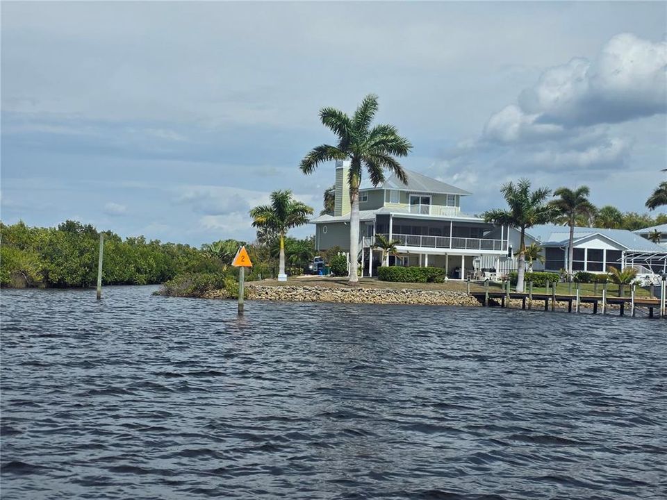 En Venta: $1,200,000 (3 camas, 2 baños, 2399 Pies cuadrados)