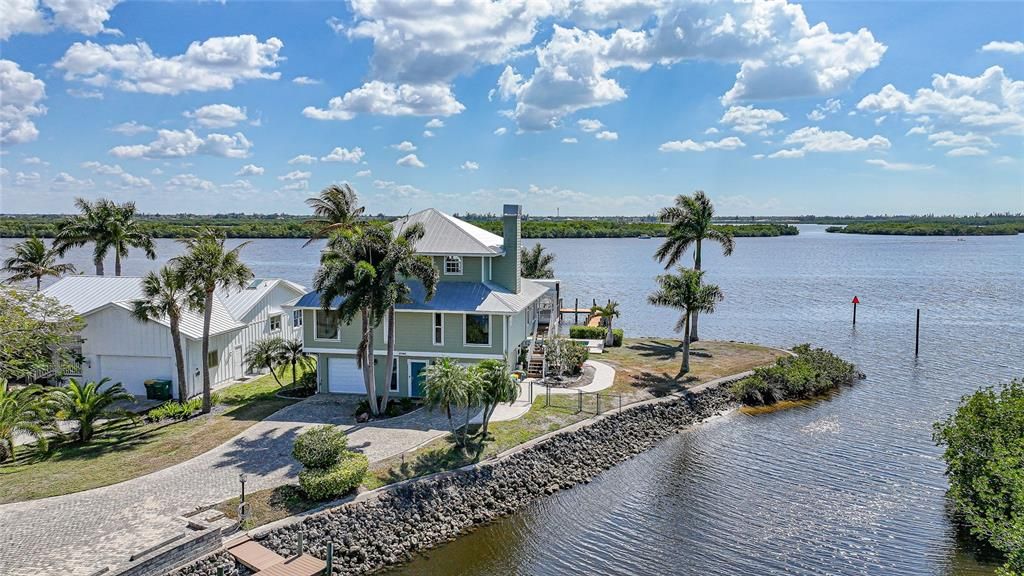 En Venta: $1,200,000 (3 camas, 2 baños, 2399 Pies cuadrados)