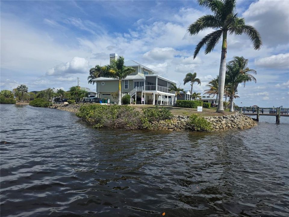 En Venta: $1,200,000 (3 camas, 2 baños, 2399 Pies cuadrados)