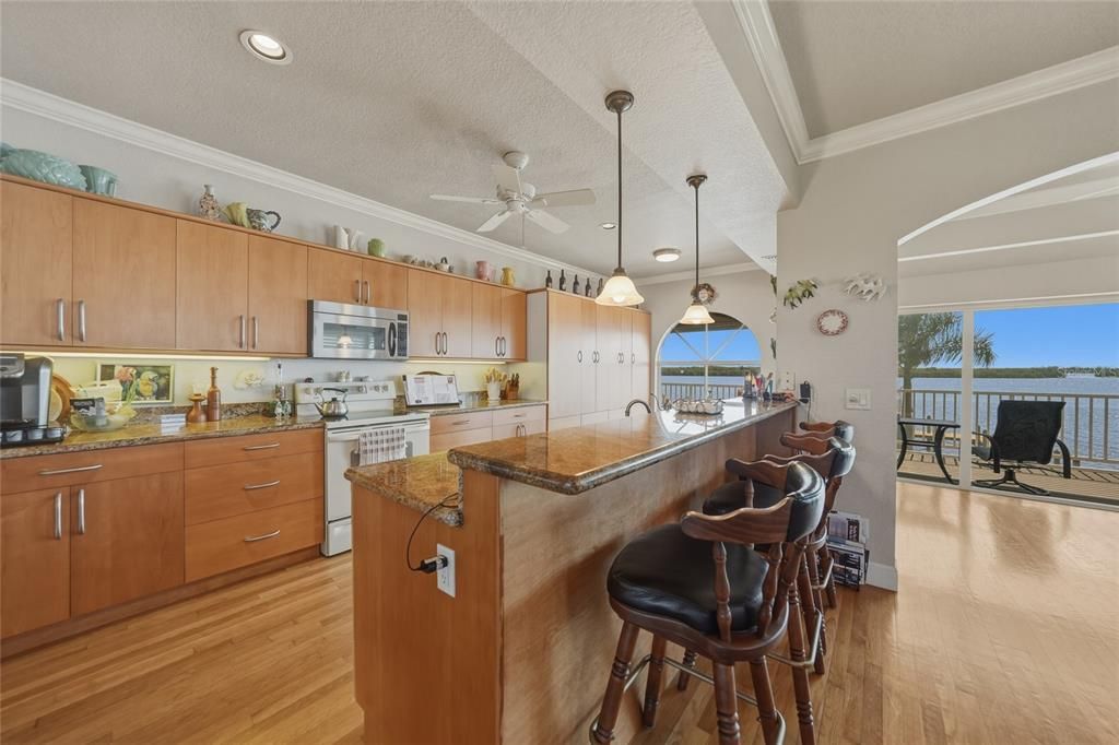 En Venta: $1,200,000 (3 camas, 2 baños, 2399 Pies cuadrados)
