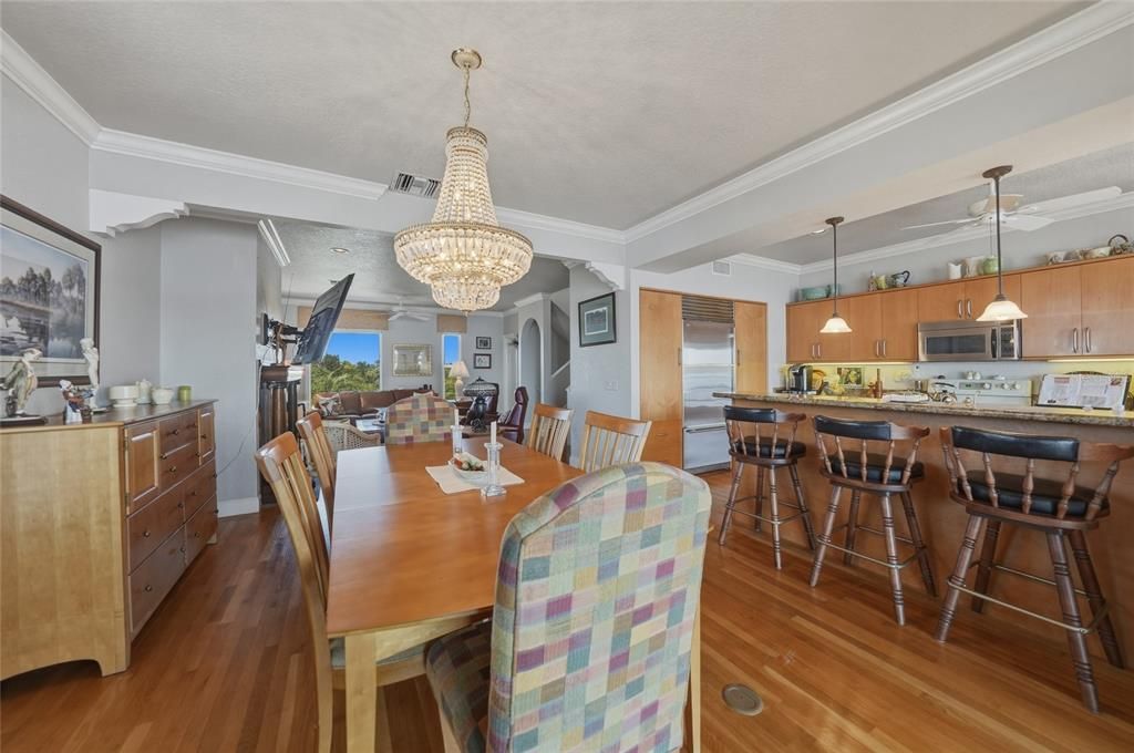 En Venta: $1,200,000 (3 camas, 2 baños, 2399 Pies cuadrados)