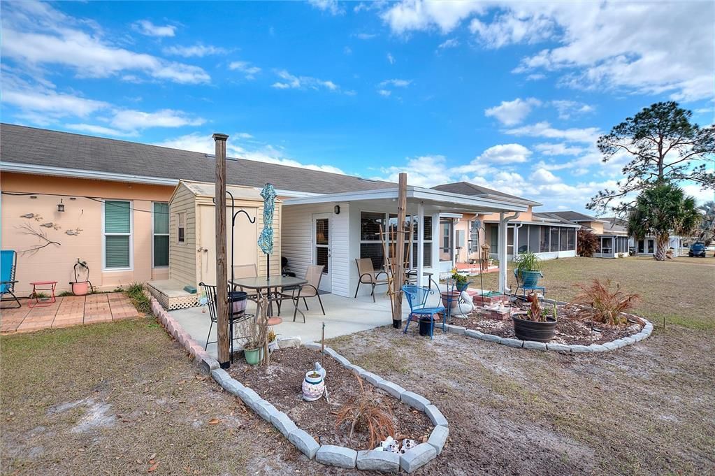 For Sale: $160,000 (1 beds, 1 baths, 648 Square Feet)