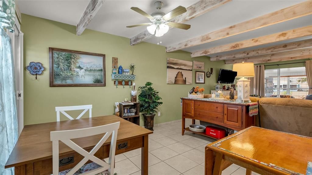 For Sale: $160,000 (1 beds, 1 baths, 648 Square Feet)