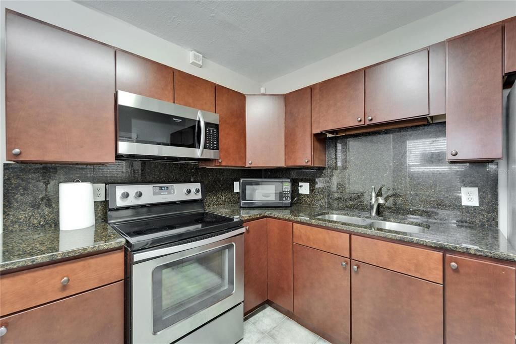 En Venta: $850,000 (2 camas, 2 baños, 1832 Pies cuadrados)