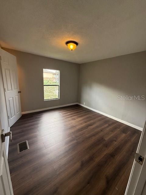 Active With Contract: $124,900 (2 beds, 2 baths, 1127 Square Feet)