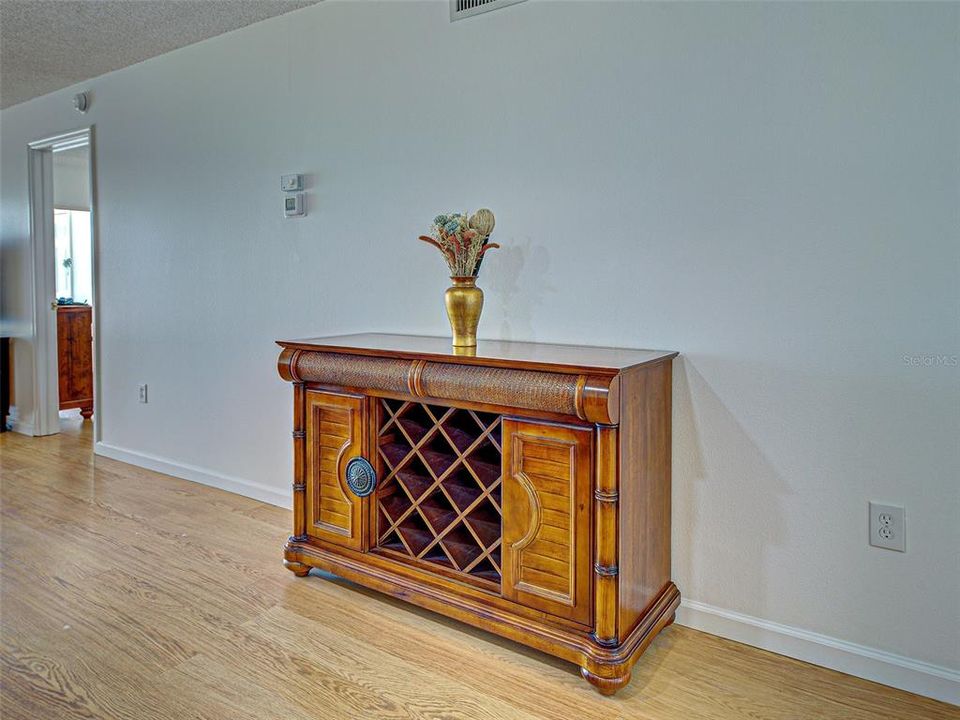 待售: $229,900 (2 贝兹, 2 浴室, 1110 平方英尺)