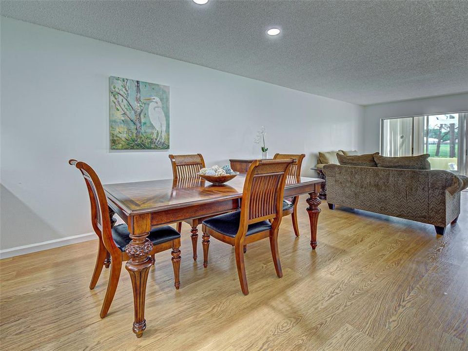 待售: $229,900 (2 贝兹, 2 浴室, 1110 平方英尺)