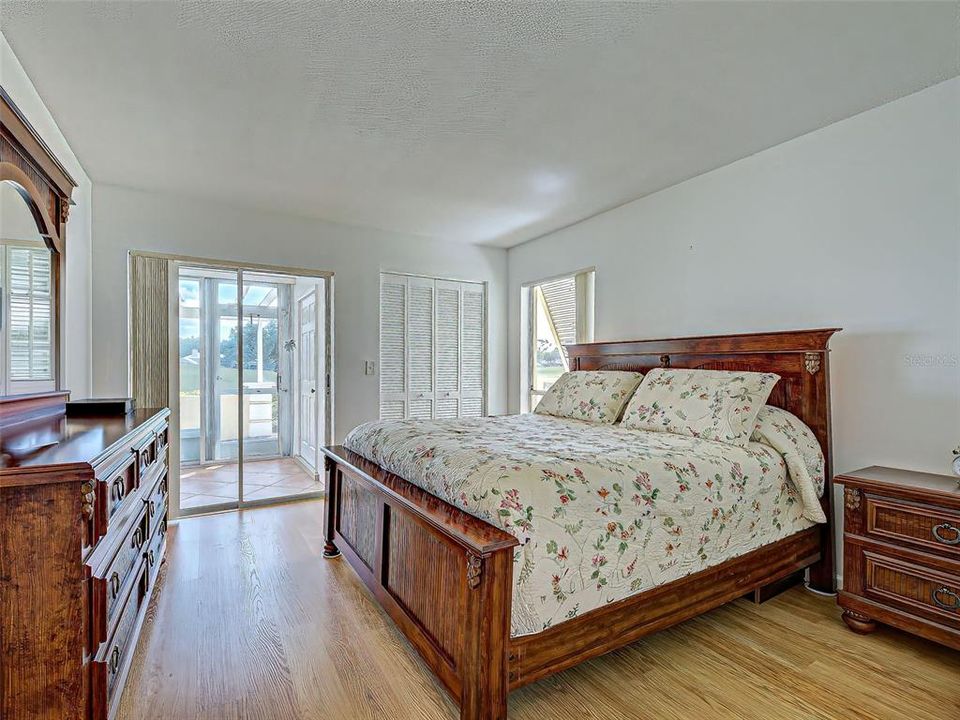 待售: $229,900 (2 贝兹, 2 浴室, 1110 平方英尺)