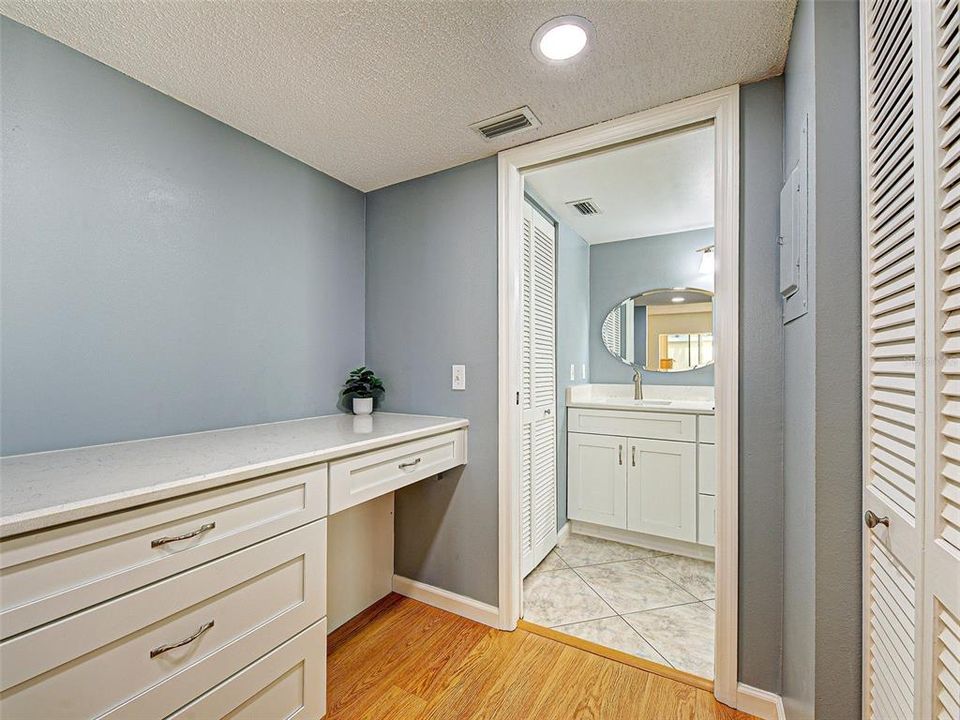 待售: $229,900 (2 贝兹, 2 浴室, 1110 平方英尺)