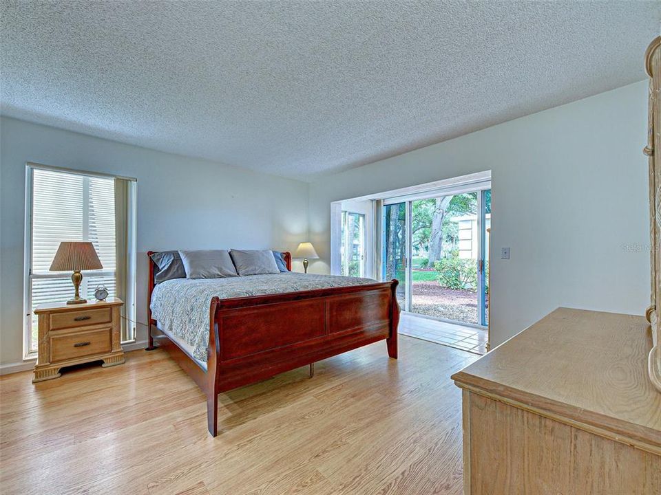 待售: $229,900 (2 贝兹, 2 浴室, 1110 平方英尺)