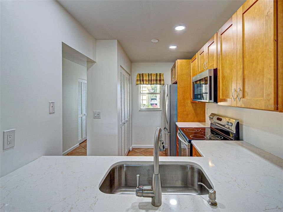 待售: $229,900 (2 贝兹, 2 浴室, 1110 平方英尺)