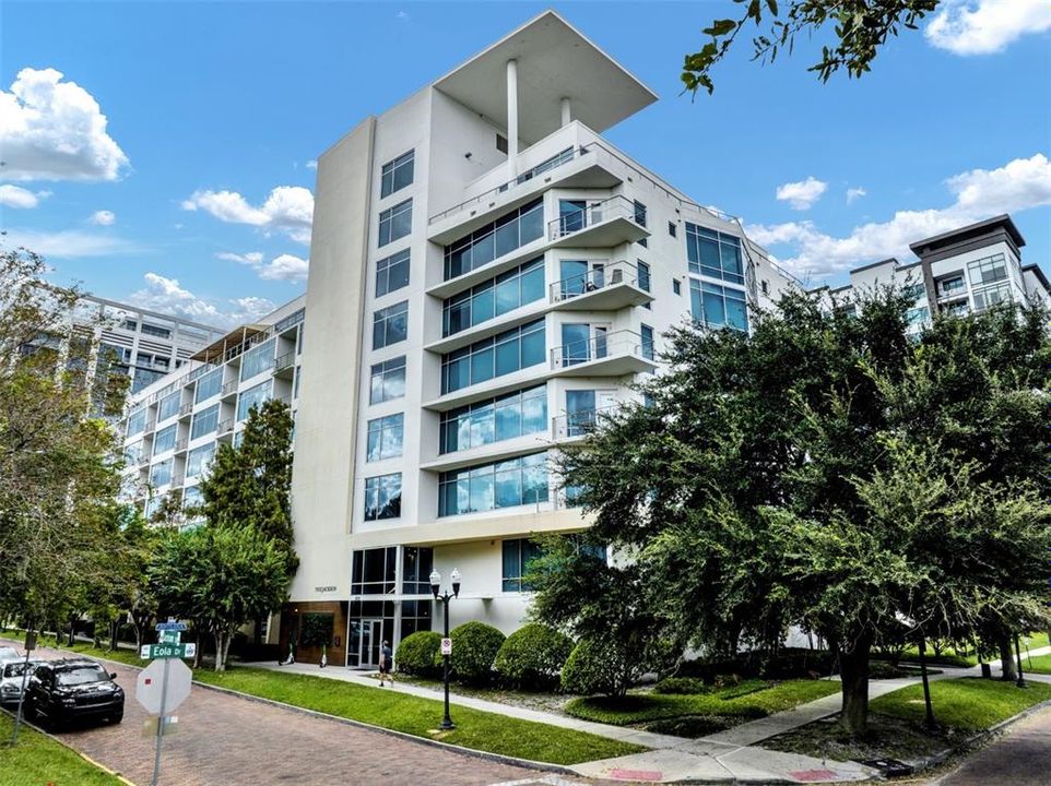 На продажу: $425,000 (2 спален, 2 ванн, 1268 Квадратных фут)