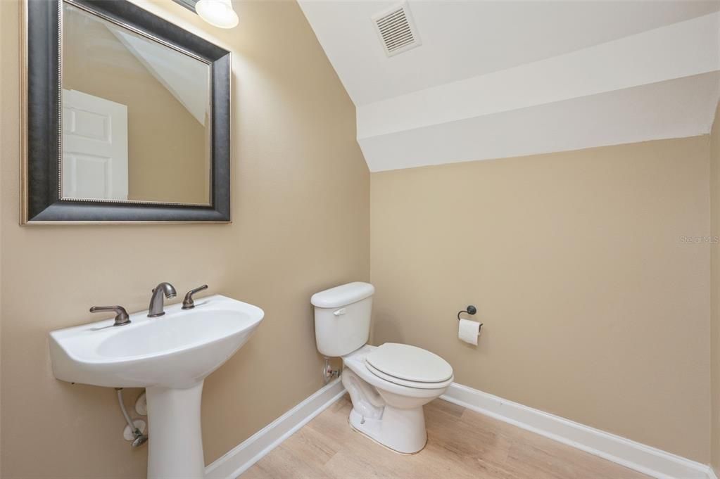 For Sale: $389,900 (4 beds, 2 baths, 2757 Square Feet)