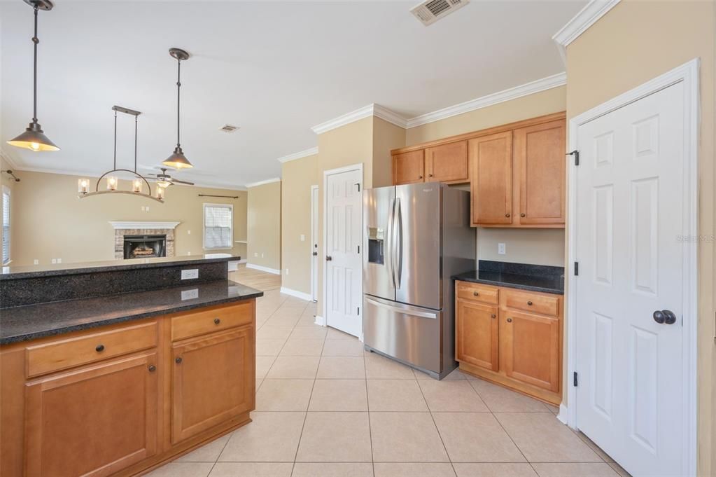 For Sale: $389,900 (4 beds, 2 baths, 2757 Square Feet)