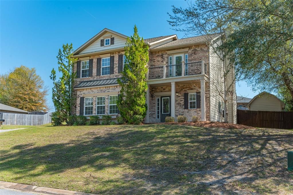 For Sale: $389,900 (4 beds, 2 baths, 2757 Square Feet)