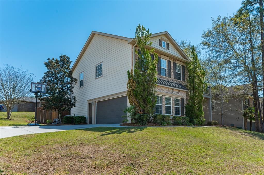 For Sale: $389,900 (4 beds, 2 baths, 2757 Square Feet)