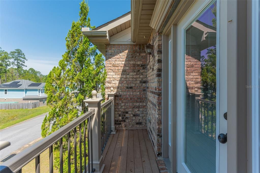 For Sale: $389,900 (4 beds, 2 baths, 2757 Square Feet)