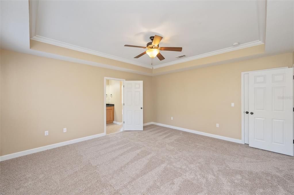 For Sale: $389,900 (4 beds, 2 baths, 2757 Square Feet)