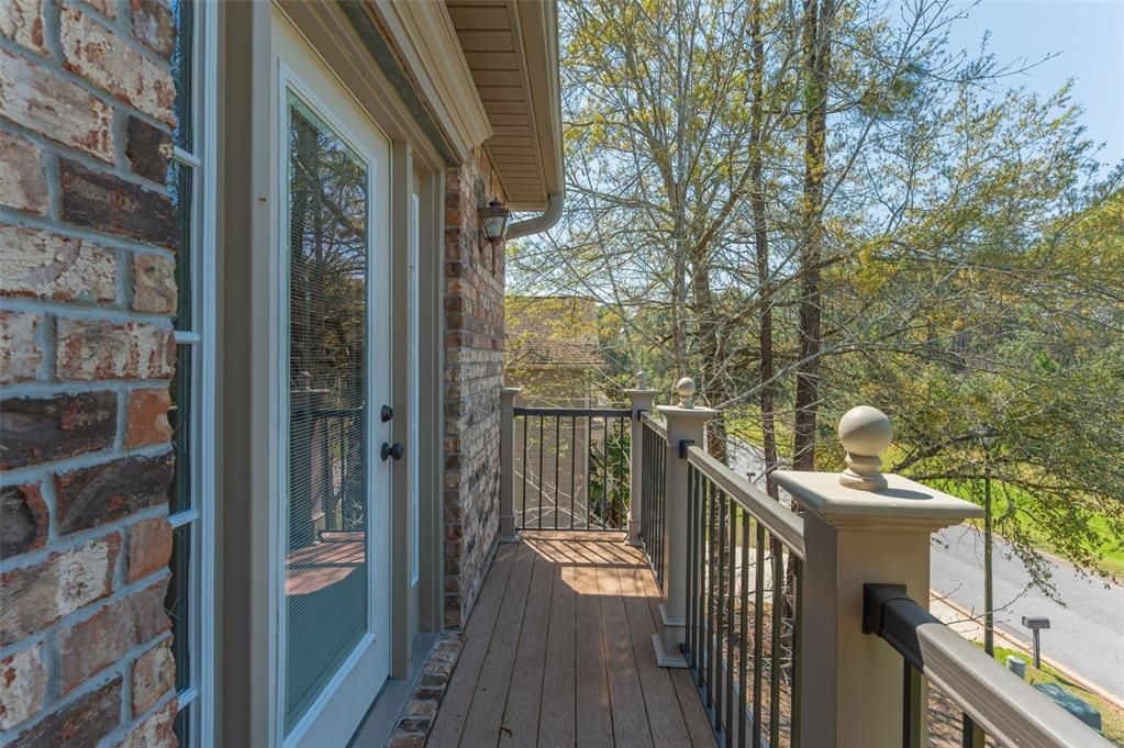 For Sale: $389,900 (4 beds, 2 baths, 2757 Square Feet)