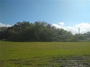 合同活跃: $250,000 (1.07 acres)