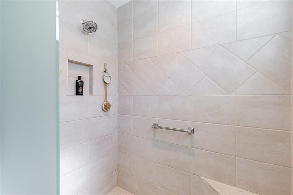En Venta: $608,000 (3 camas, 2 baños, 1642 Pies cuadrados)