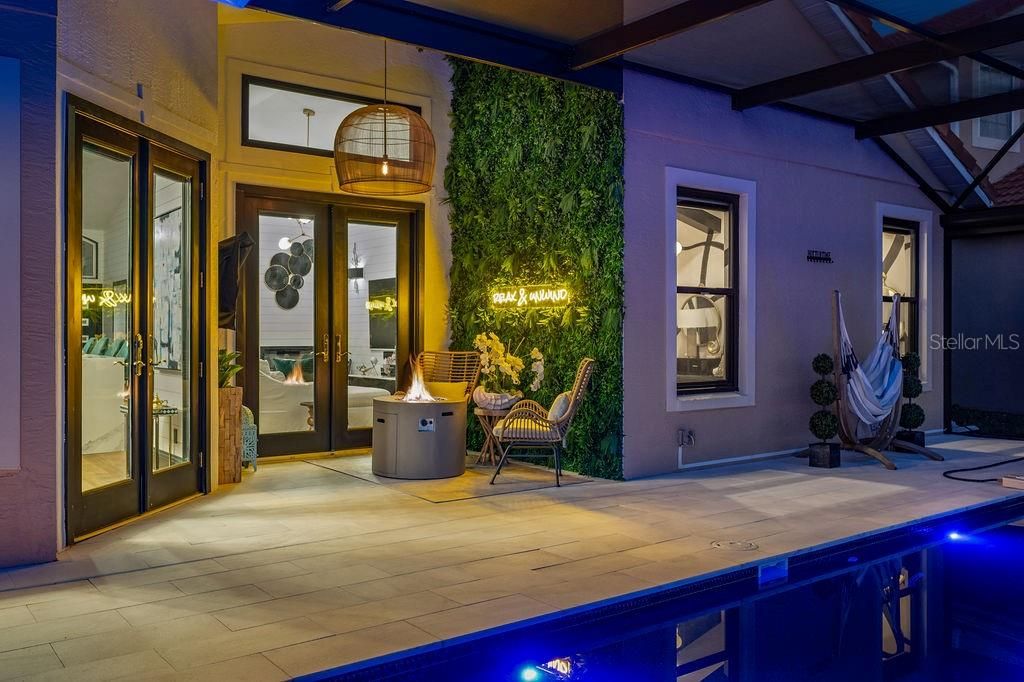 Active With Contract: $810,000 (4 beds, 2 baths, 1883 Square Feet)