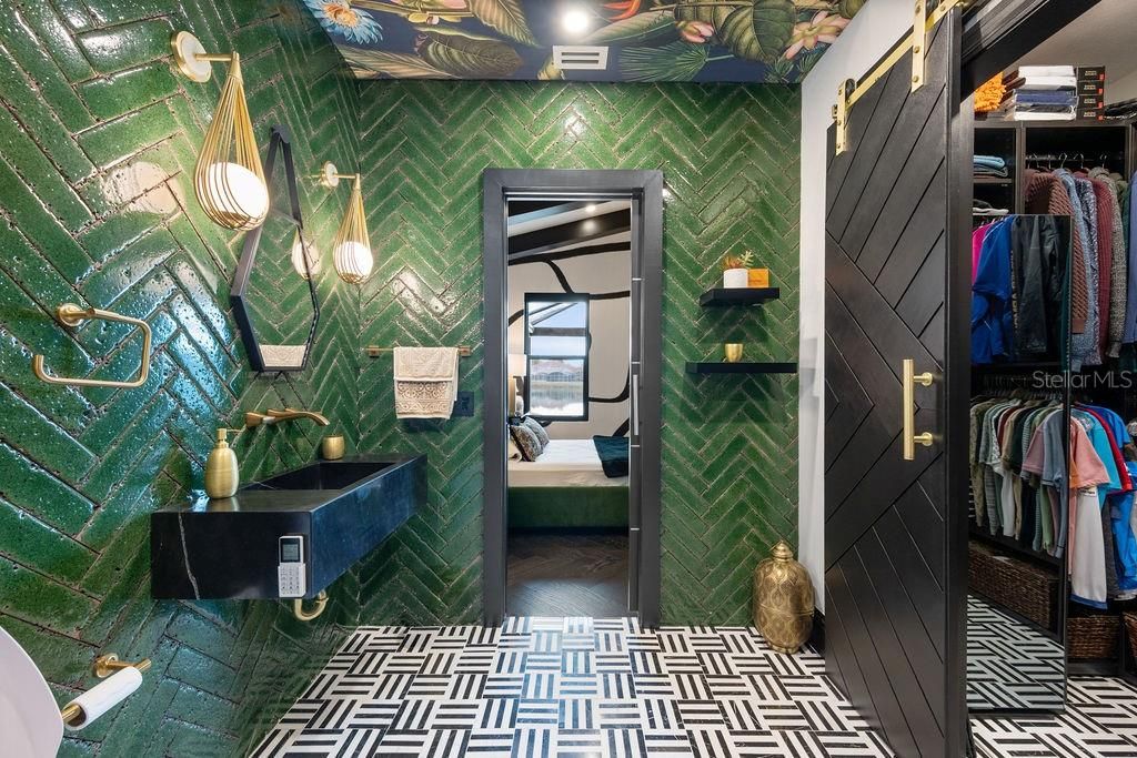 Active With Contract: $810,000 (4 beds, 2 baths, 1883 Square Feet)