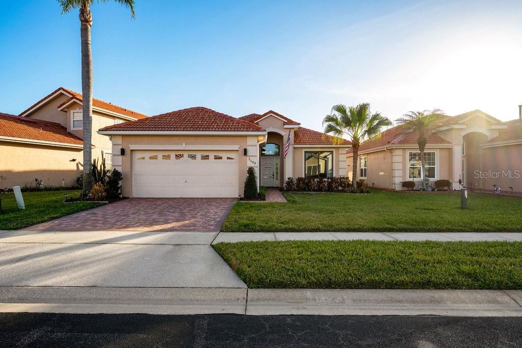 Active With Contract: $810,000 (4 beds, 2 baths, 1883 Square Feet)