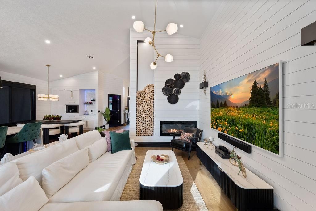 Active With Contract: $810,000 (4 beds, 2 baths, 1883 Square Feet)