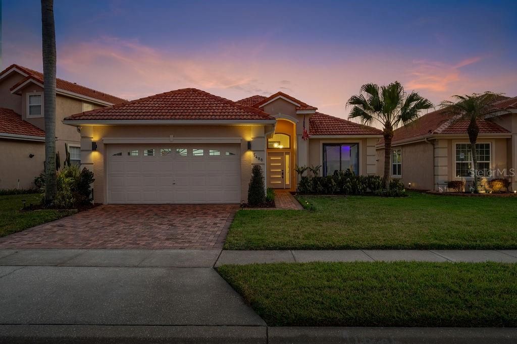 Active With Contract: $810,000 (4 beds, 2 baths, 1883 Square Feet)