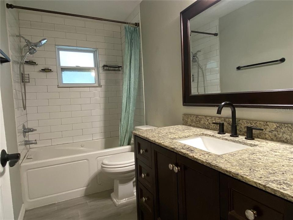For Sale: $230,000 (2 beds, 1 baths, 1064 Square Feet)