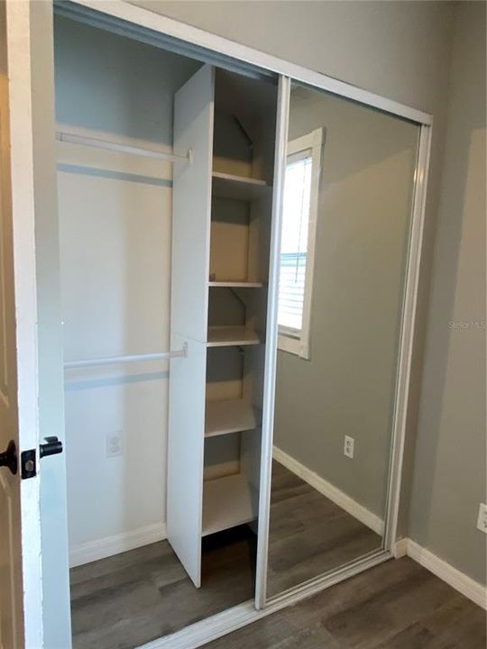 For Sale: $230,000 (2 beds, 1 baths, 1064 Square Feet)