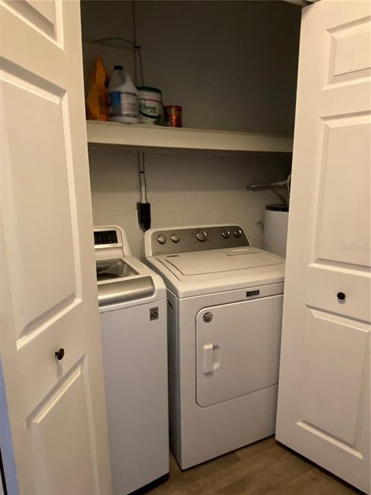 For Sale: $230,000 (2 beds, 1 baths, 1064 Square Feet)
