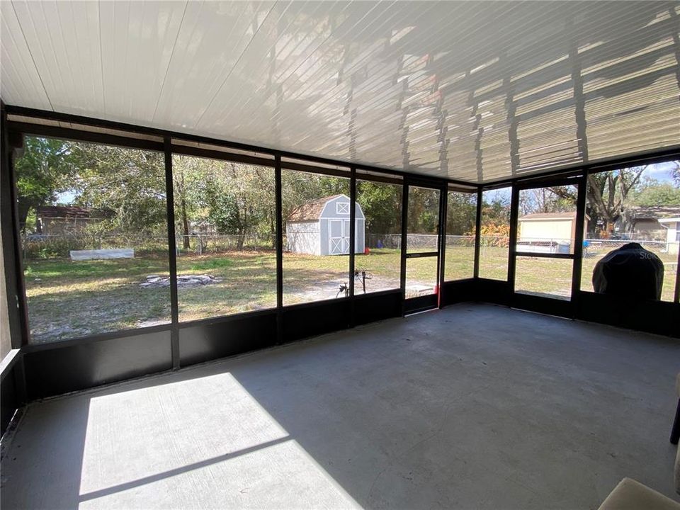 For Sale: $230,000 (2 beds, 1 baths, 1064 Square Feet)