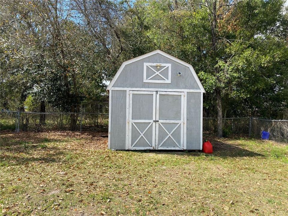 For Sale: $230,000 (2 beds, 1 baths, 1064 Square Feet)