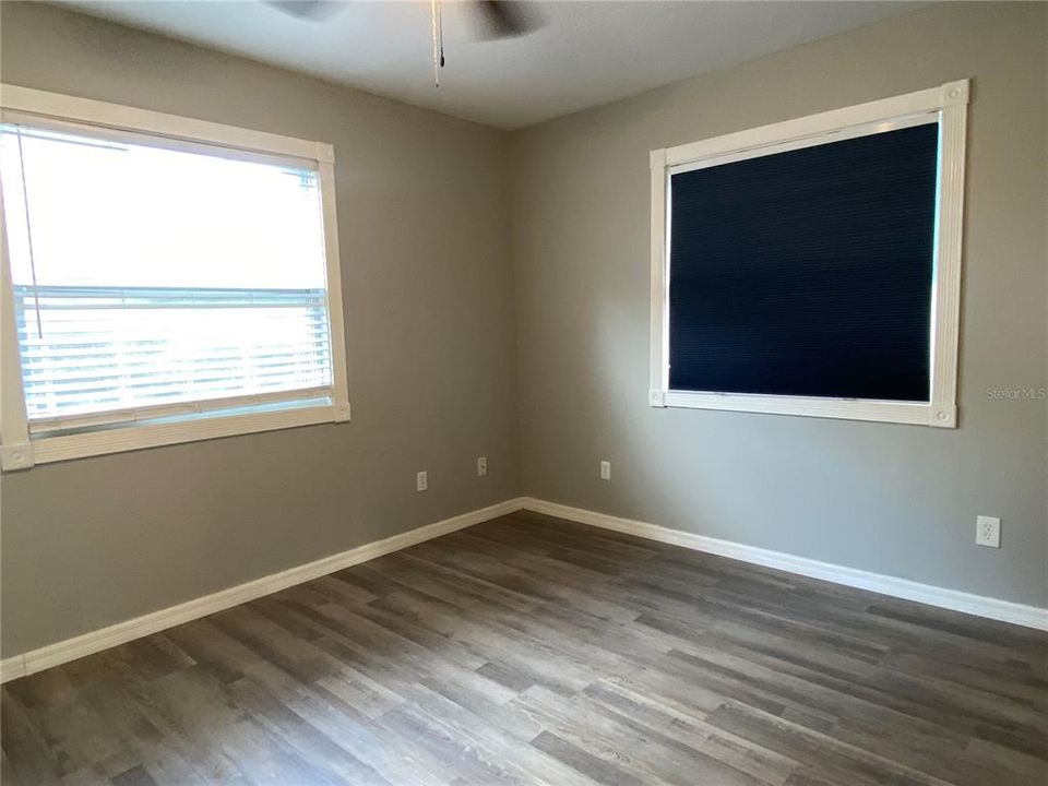 For Sale: $230,000 (2 beds, 1 baths, 1064 Square Feet)