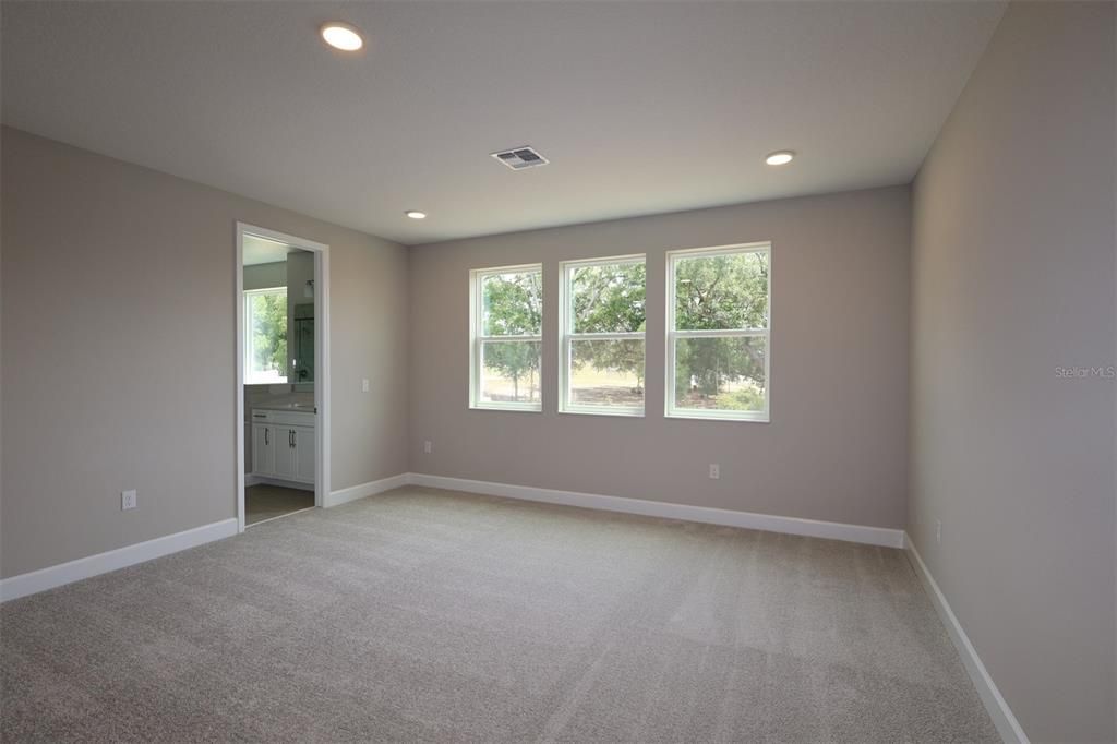 For Sale: $824,990 (5 beds, 5 baths, 4048 Square Feet)
