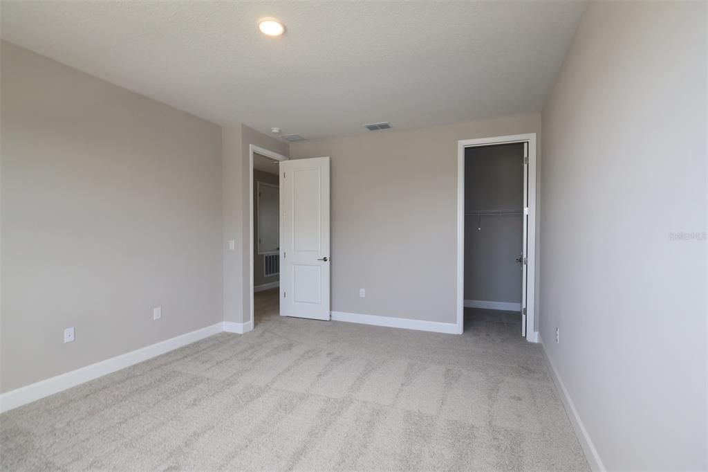 For Sale: $824,990 (5 beds, 5 baths, 4048 Square Feet)