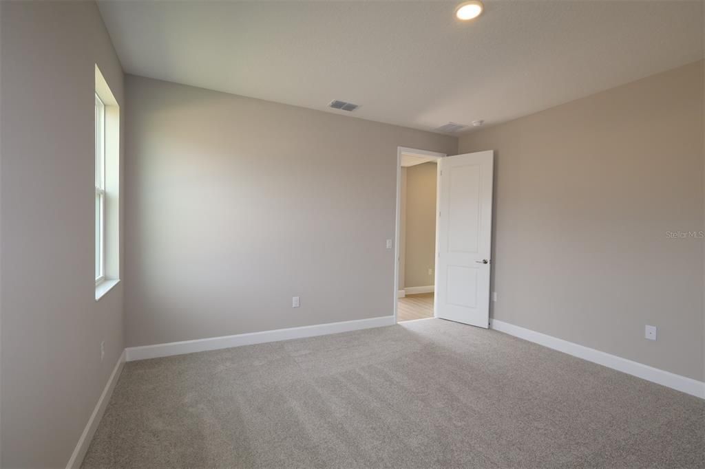For Sale: $824,990 (5 beds, 5 baths, 4048 Square Feet)