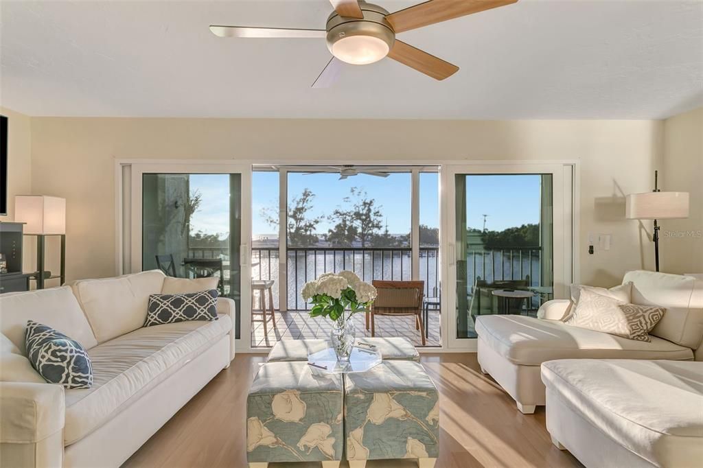Active With Contract: $1,350,000 (3 beds, 2 baths, 1982 Square Feet)