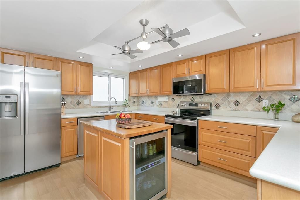 Active With Contract: $1,350,000 (3 beds, 2 baths, 1982 Square Feet)
