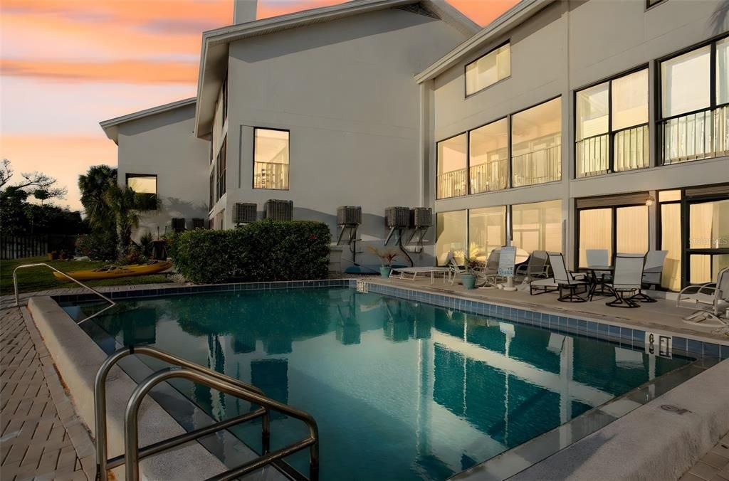 Active With Contract: $1,350,000 (3 beds, 2 baths, 1982 Square Feet)