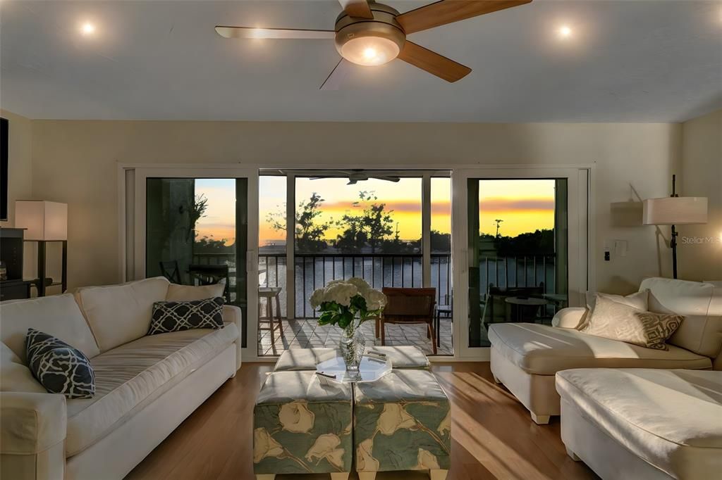 Active With Contract: $1,350,000 (3 beds, 2 baths, 1982 Square Feet)