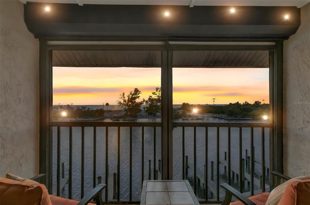 Active With Contract: $1,350,000 (3 beds, 2 baths, 1982 Square Feet)