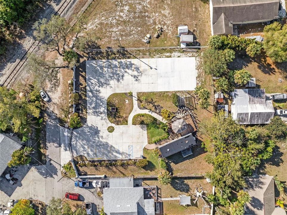 На продажу: $1,700,000 (1.11 acres)